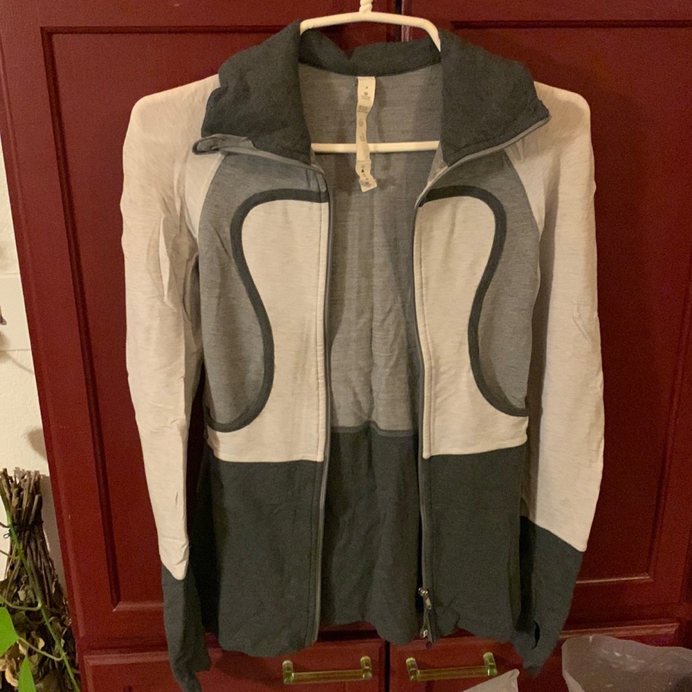 Beautiful Lululemon jacket in good condition